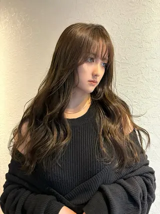 ロング 韓国/透明感 Veluaのヘアスタイル