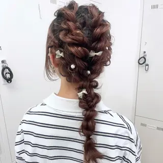 セミロング ヘアアレンジ 西山梨々【12/1〜 産休を頂きます🎀】のヘアスタイル