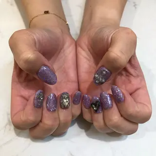 ネイル Raviy  新宿店所属・わたなべ あやかのネイルデザイン