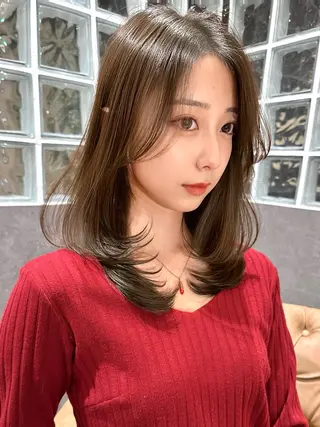 セミロング Yuto ブリーチ /ミルクティーのヘアスタイル