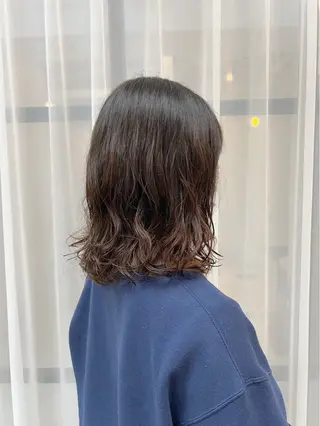 ミディアム パーマ 石澤 萌茄のヘアスタイル