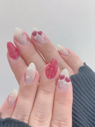 ネイル Amoreビューティーサロン所属・小松 朋未のネイルデザイン