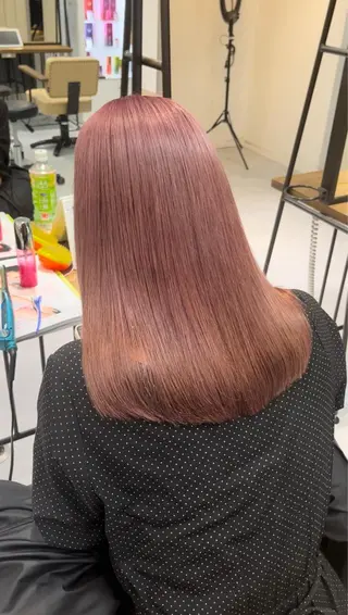 ロング メンズバレイヤージュ 斉藤春のヘアスタイル
