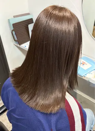 ミディアム カラー まろやかなベージュ 小池春樹のヘアスタイル