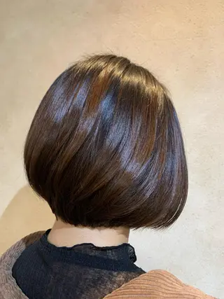 ショート カラー 平 ちひろのヘアスタイル