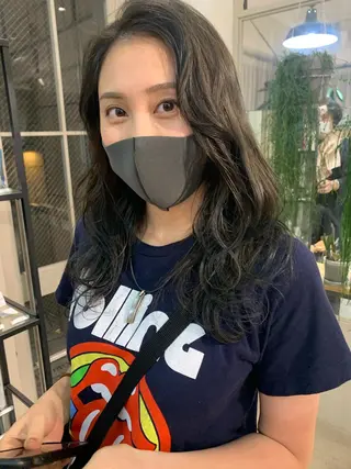 セミロング カラー ネイル ハイトーン&暗髪🔥 表参道二刀流マエダのヘアスタイル