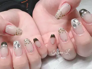 ネイル 芦辺 香奈のネイルデザイン