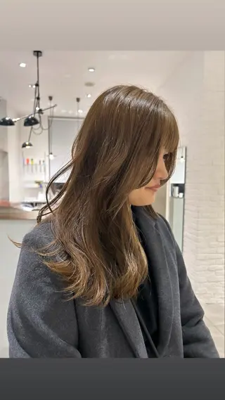 セミロング カラー オリーブベージュ/ ブリーチなし透明感のヘアスタイル