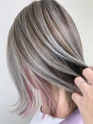 ショート カラー ito. ブリーチ/髪質改善のヘアスタイル