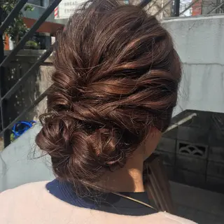ヘアアレンジ THE DAY所属・AKI HASHIMOTOのヘアスタイル