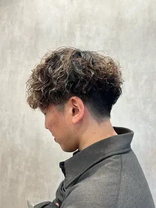 パーマ メンズ ｵｶﾓﾄ 🏴🏁のヘアスタイル