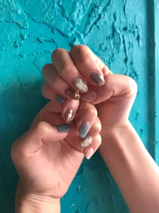 ネイル キラキラ オメメのネイルデザイン