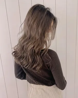 ロング ✂️大人のデザイン vivid✂️のヘアスタイル