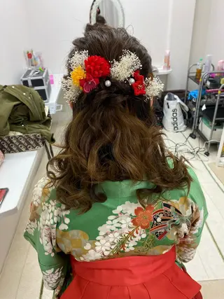 ヘアアレンジ The Best Beauty受付担当のヘアスタイル