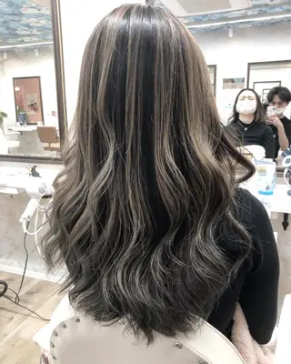 ロング REVE所属・TAKU 美容師のヘアスタイル