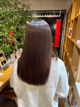 セミロング afloatkobe所属・美髪/髪質改善 川口凌弥のヘアスタイル