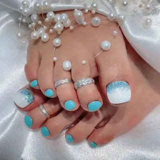 ネイル RAFFINE 月🦋🩵のネイルデザイン