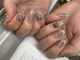 ミディアム écrin所属・kouno megumiのネイルデザイン