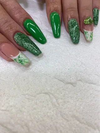 ネイル berry nail所属・Jily ジェイリーのネイルデザイン