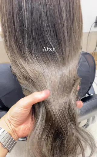 セミロング カラー THE DAY所属・AKI HASHIMOTOのヘアスタイル