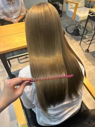 ロング カラー 前野 真花のヘアスタイル