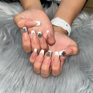 ネイル RICO NAIL所属・RICO Nail パーツつけ放題🌈のネイルデザイン