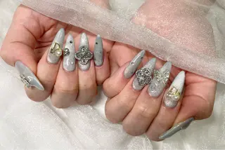 ネイル Roi〈ロワ〉 Minakoのネイルデザイン