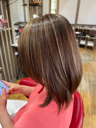 カラー 篠田 有沙のヘアスタイル