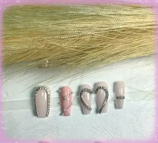 ネイル pink ladyサロン所属・べ にのネイルデザイン