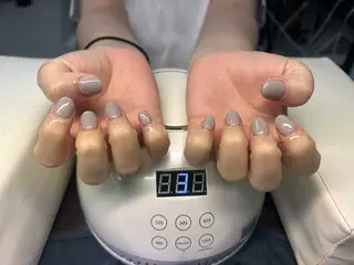 ネイル NANAE ネイル🌈虹のネイルデザイン