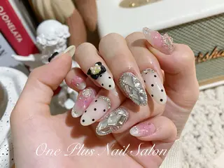 ネイル One Plus Nail Salonのネイルデザイン