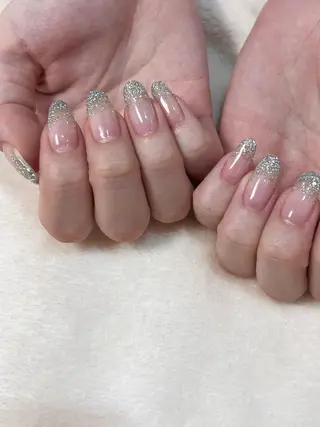 ミディアム each所属・𝐞𝐚𝐜𝐡 nanami🩰のネイルデザイン