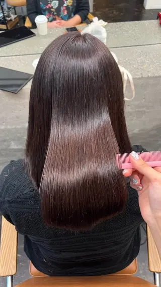 セミロング カラー Garland 表参道所属・ミディアムレイヤー/ 艶カラー🎀　emiのヘアスタイル