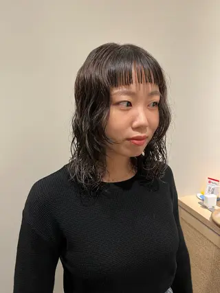 ミディアム パーマ AMNESIA三軒茶屋所属・おがわ ともひさのヘアスタイル