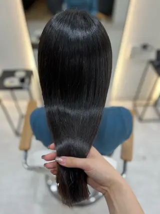 ロング Zina aimiのヘアスタイル