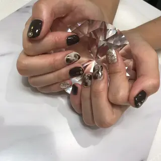 ネイル 指名支持率NO.1 スタイリストのヘアスタイル