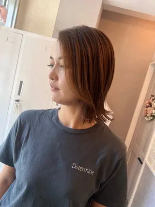 ショート 艶グレージュカラー 美髪特化美容師のヘアスタイル