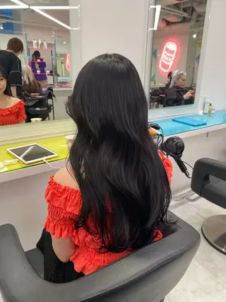 ロング カラー ヘアアレンジ 艶カラー/ハイトーン /レイヤーカットのヘアスタイル