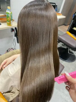 ロング 新井 彩寿花のヘアスタイル