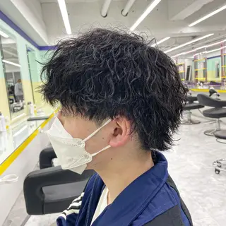 セミロング パーマ ヘアアレンジ メンズ 艶カラー の達人のヘアスタイル