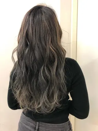 ロング カラー 安藤 佑衣のヘアスタイル