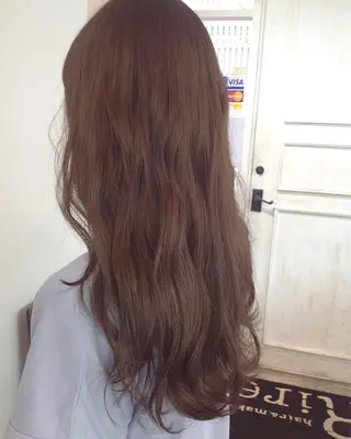 ロング カラー 榎園 由美のヘアスタイル