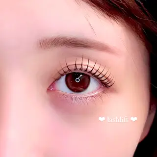 マツエク・マツパ NANAMI🖤 ‎のマツエク・マツパデザイン