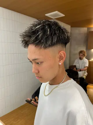 ショート カラー パーマ 豊崎 佑輔のヘアスタイル
