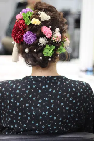 セミロング カラー パーマ ヘアアレンジ 成松 勇治のヘアスタイル