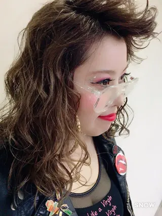 セミロング パーマ ウルフカット／吉村 桃子のヘアスタイル