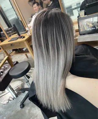 ミディアム カラー ROBIN所属・指名数No.1 /NAOYAのヘアスタイル