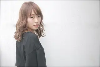 セミロング カラー インナーカラー/天神 ブリーチ/吉田のヘアスタイル