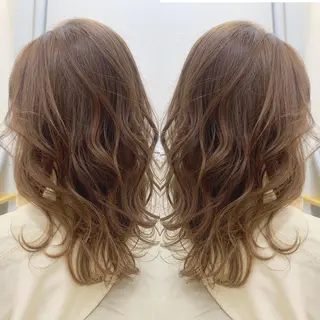 セミロング H所属・H (エイチ) 烏丸御池店のヘアスタイル