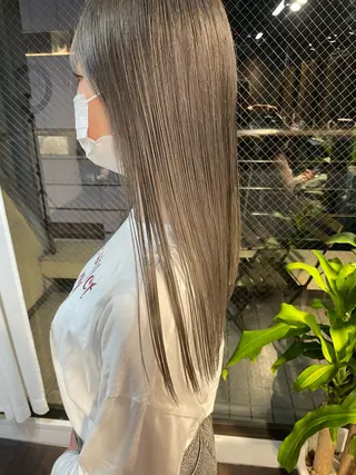 ロング カラー オカモト ミユウのヘアスタイル
